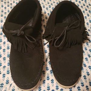Black Minnetonka Bootie Moccasins Size 10